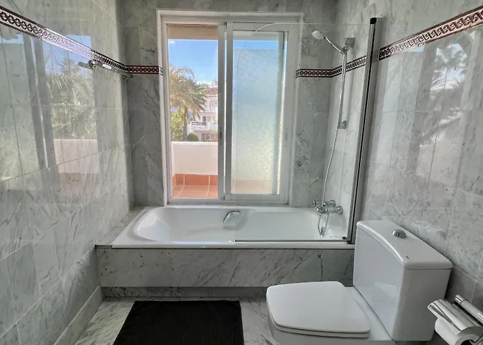 2 - Grande Townhouse Proche De La A Costalita Estepona